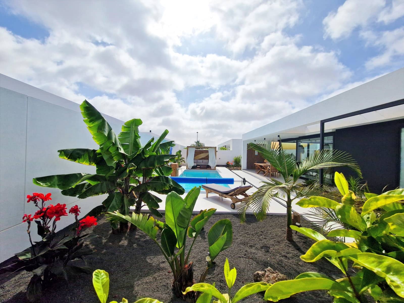 3 bedroom Villa for sale in La Oliva with pool garage - € 649,000 (Ref: 9974254)