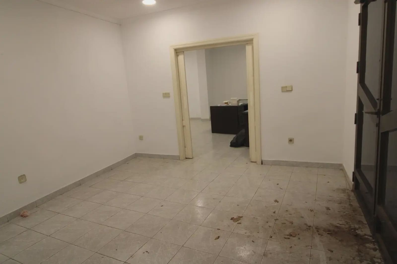 Commercial for sale in Madrid city - € 260,000 (Ref: 10007647)