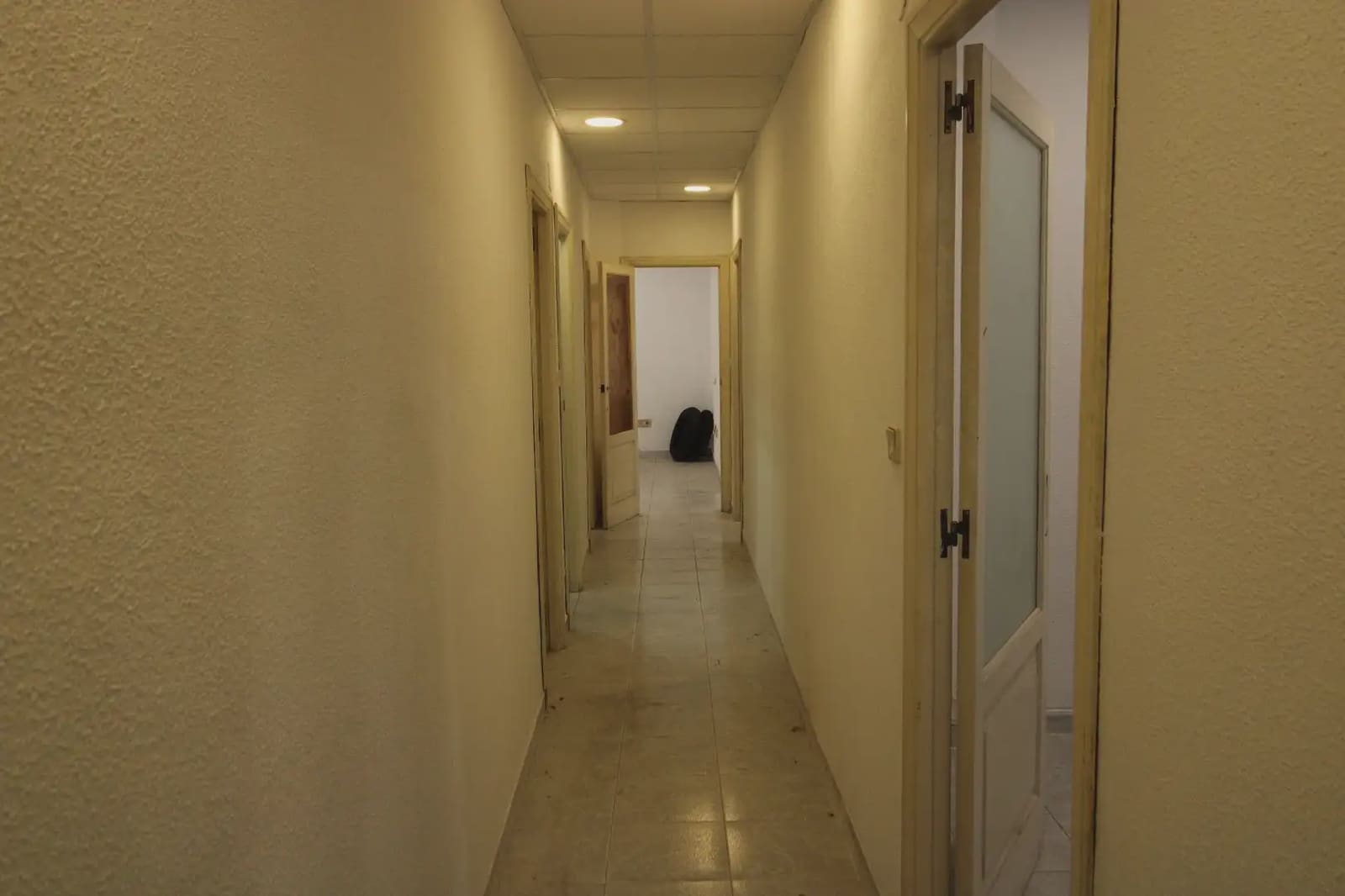 Commercial for sale in Madrid city - € 260,000 (Ref: 10007647)