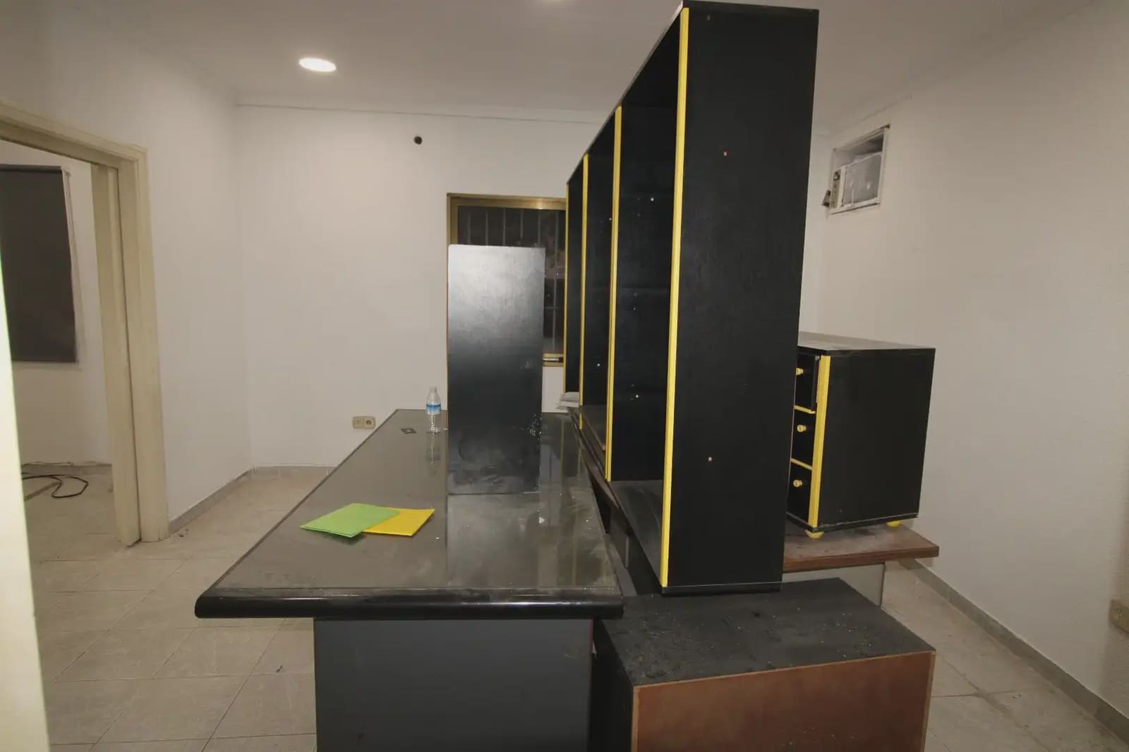 Commercial for sale in Madrid city - € 260,000 (Ref: 10007647)