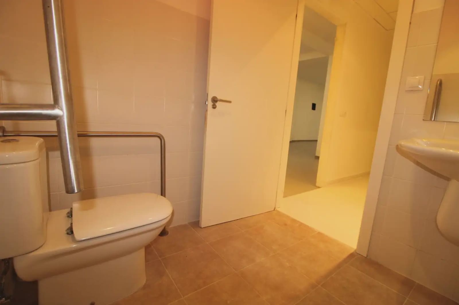 Commercieel te huur in Cartagena - € 3.500 (Ref: 10007659)