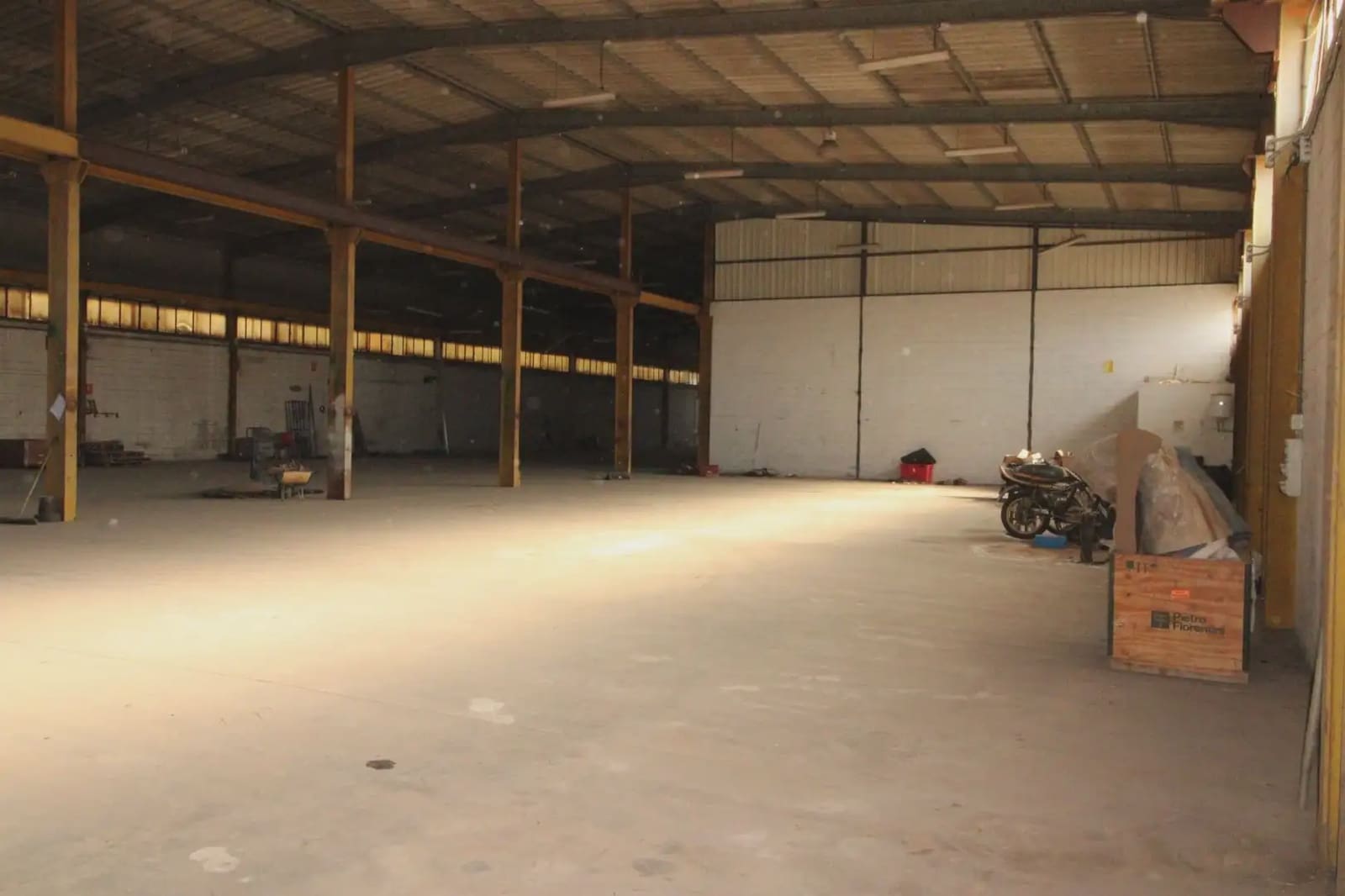 Commercial for rent in Cartagena - € 4,000 (Ref: 10007661)