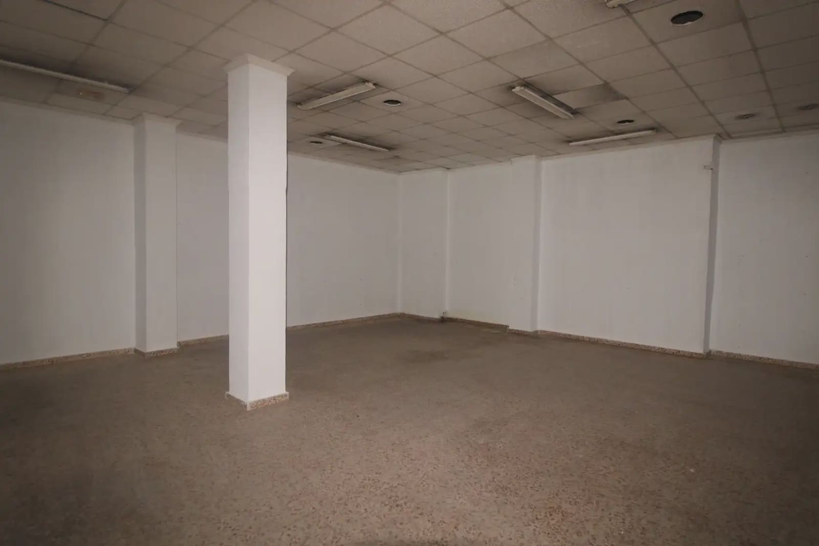 Commercieel te huur in Cartagena - € 495 (Ref: 10007664)
