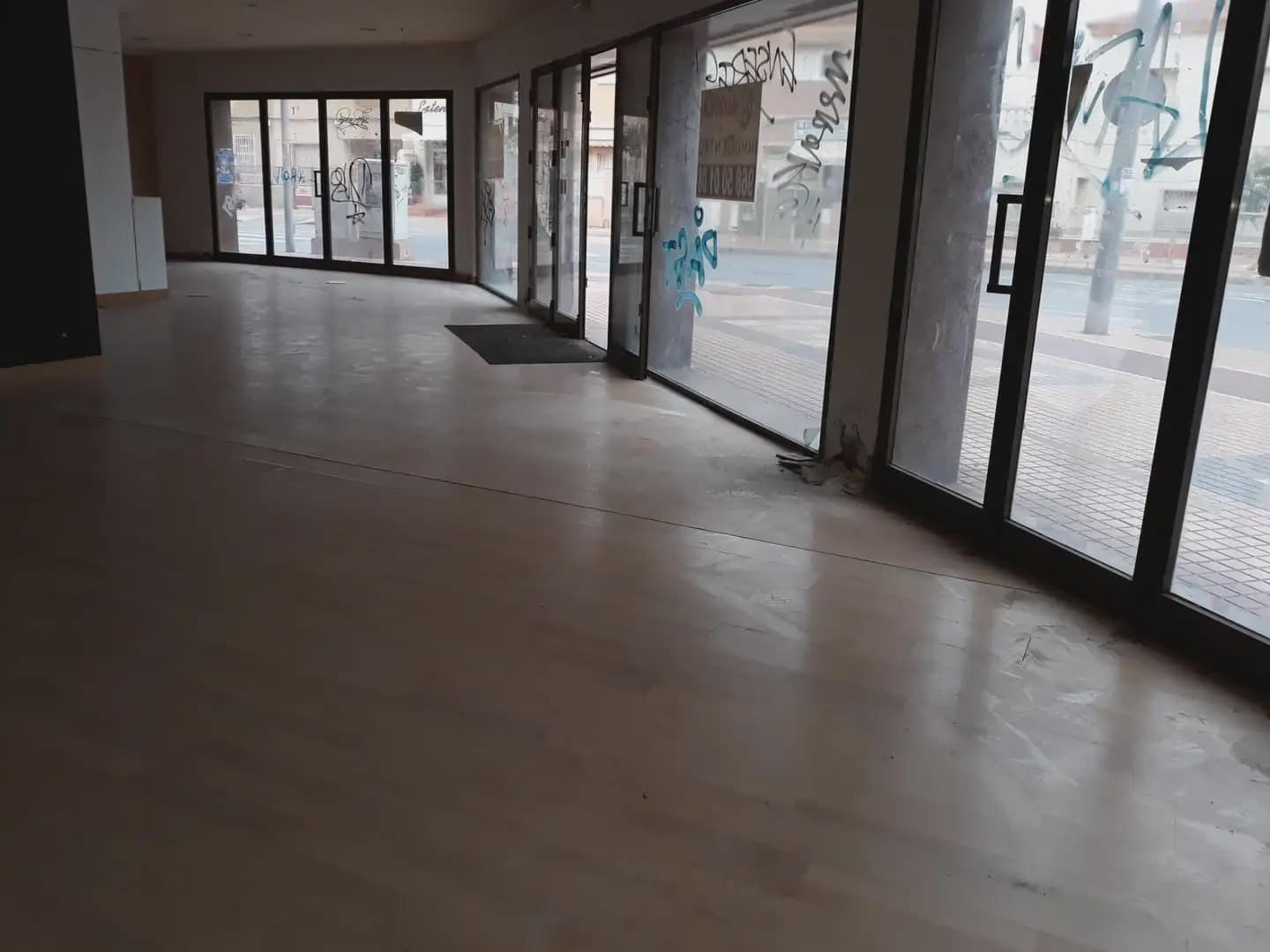Gewerbe zu verkaufen in Cartagena - 240.000 € (Ref: 10007665)