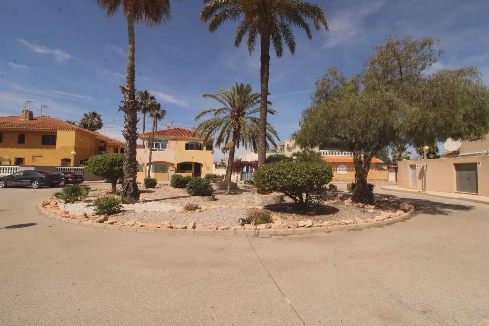 4 bedroom Townhouse for sale in Los Urrutias with pool - € 199,600 (Ref: 10007666)