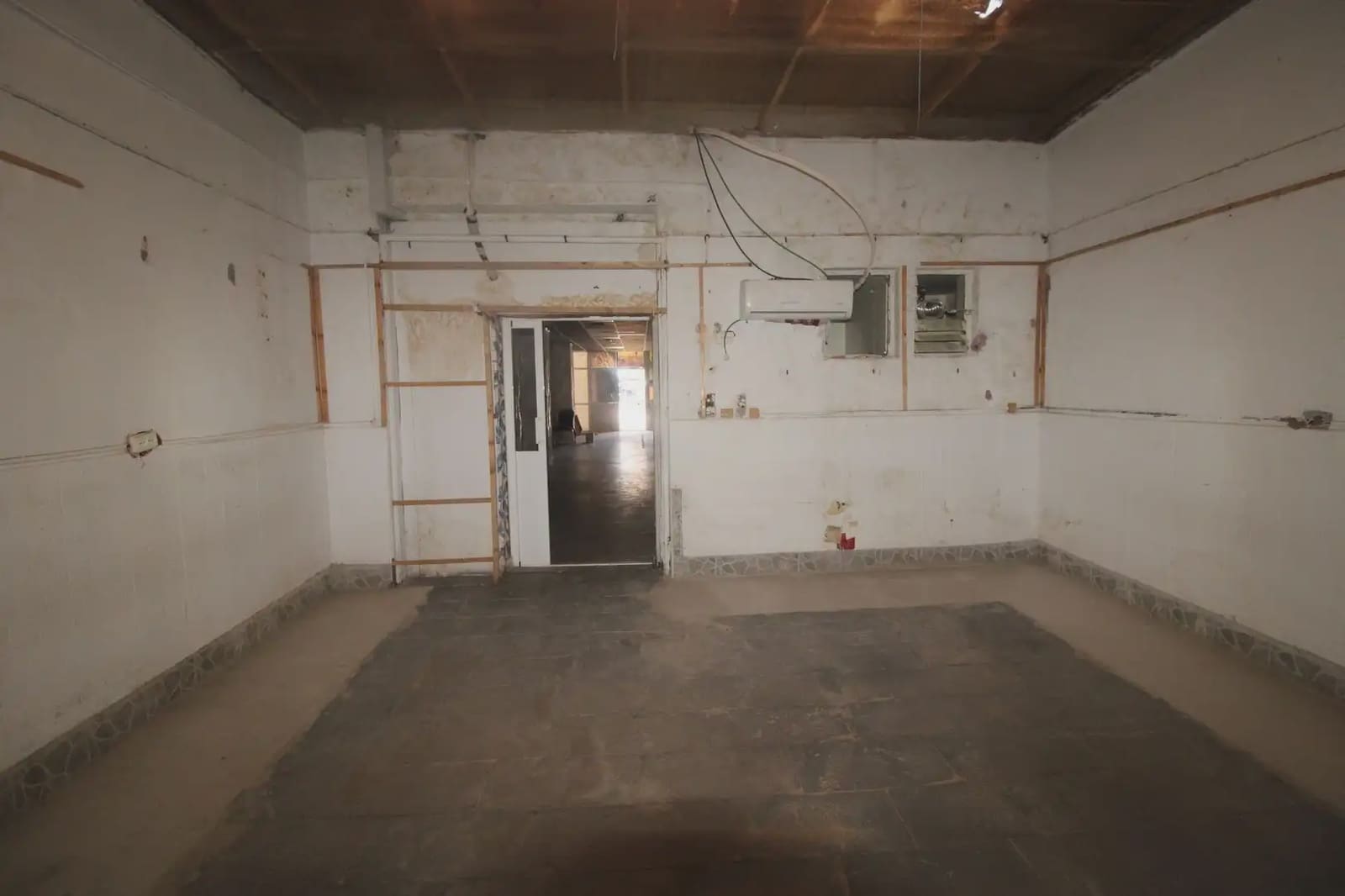 Commercial for sale in Cartagena - € 69,000 (Ref: 10007668)