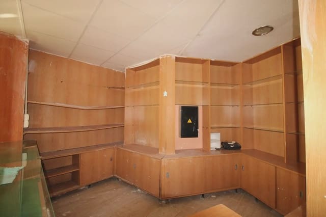 Commercieel te koop in San Antón, Cartagena - € 120.000 (Ref: 10007669)