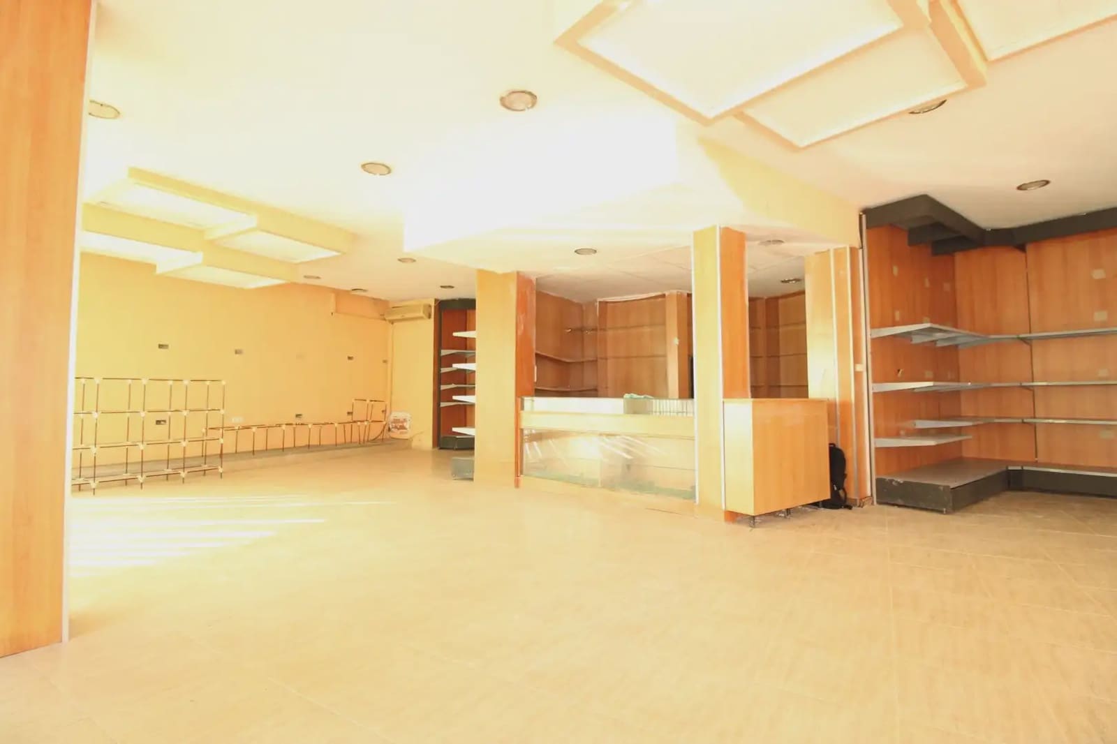 Commercial for sale in Cartagena - € 120,000 (Ref: 10007669)