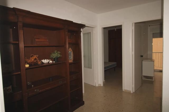 3 sovrum Lägenhet att hyra i Cartagena Ciudad, Cartagena med garage - 850 € (Ref: 10055756)