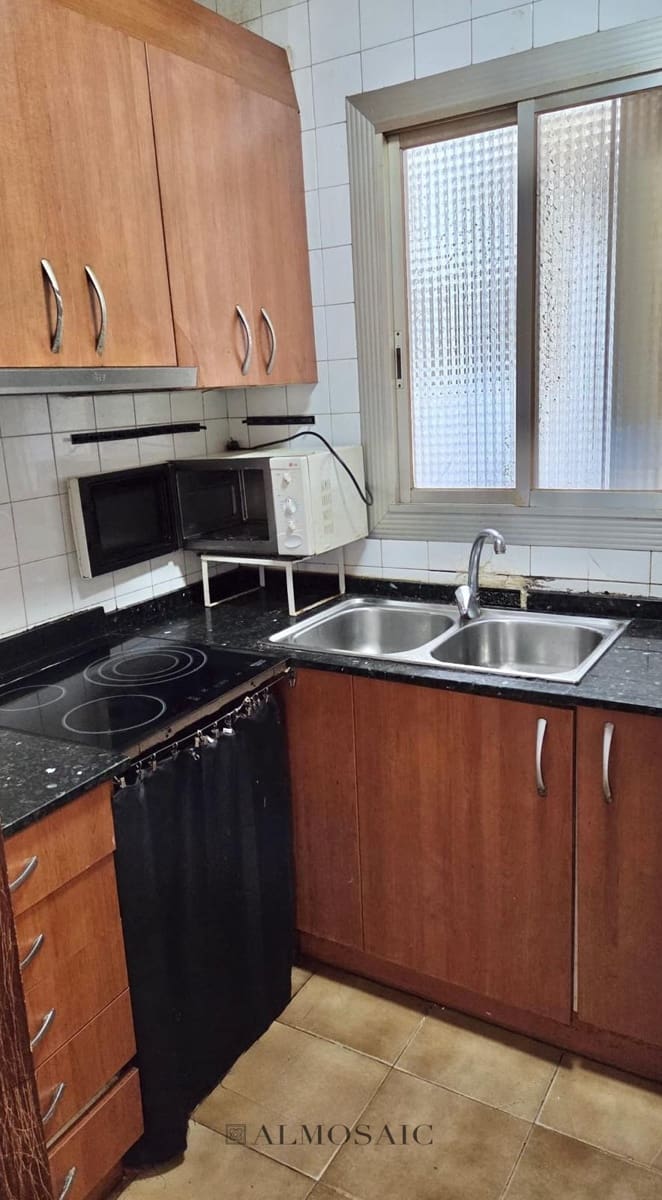 3 bedroom Flat for sale in El Prat de Llobregat - € 218,000 (Ref: 10029855)