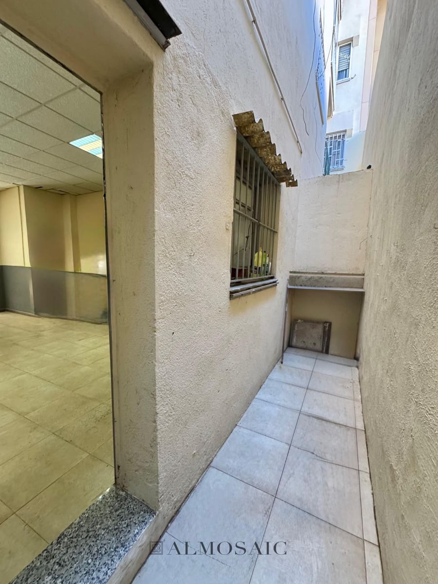 Butik till salu i El Prat de Llobregat - 153 000 € (Ref: 10030997)