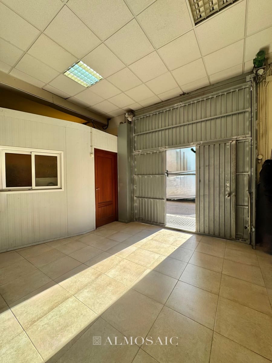 Butik till salu i El Prat de Llobregat - 153 000 € (Ref: 10030997)