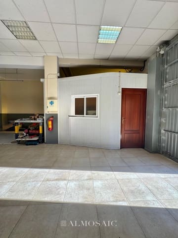 Butik till salu i El Prat de Llobregat - 153 000 € (Ref: 10030997)