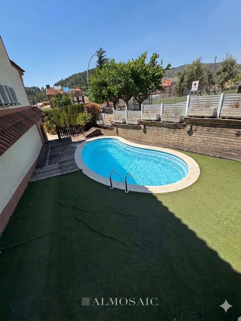 3 bedroom Townhouse for sale in La Palma de Cervello with pool garage - € 575,000 (Ref: 10031222)