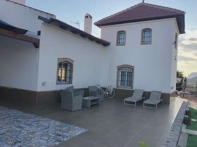 4 sypialnia Willa na sprzedaż w Callosa de Segura z basenem garażem - 590 000 € (Ref: 10009374)