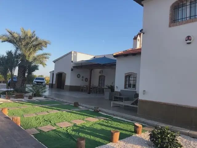 4 sypialnia Willa na sprzedaż w Callosa de Segura z basenem garażem - 590 000 € (Ref: 10009374)