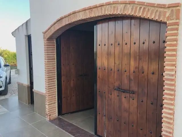 4 sypialnia Willa na sprzedaż w Callosa de Segura z basenem garażem - 590 000 € (Ref: 10009374)