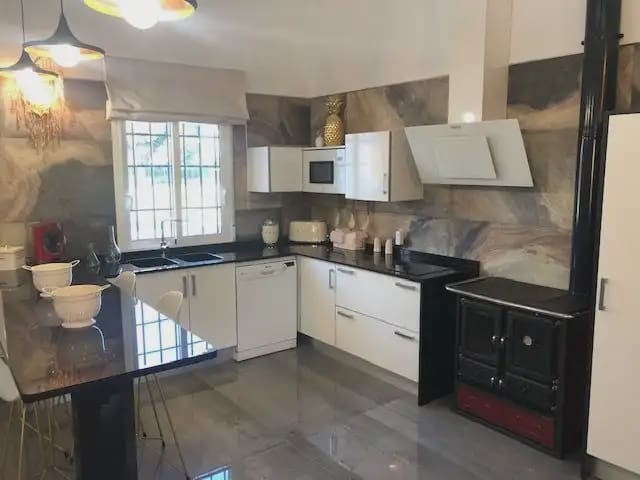 4 sypialnia Willa na sprzedaż w Callosa de Segura z basenem garażem - 590 000 € (Ref: 10009374)