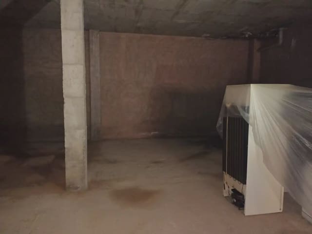 Comercial para venda em San Antón, Cartagena - 85 000 € (Ref: 10009400)