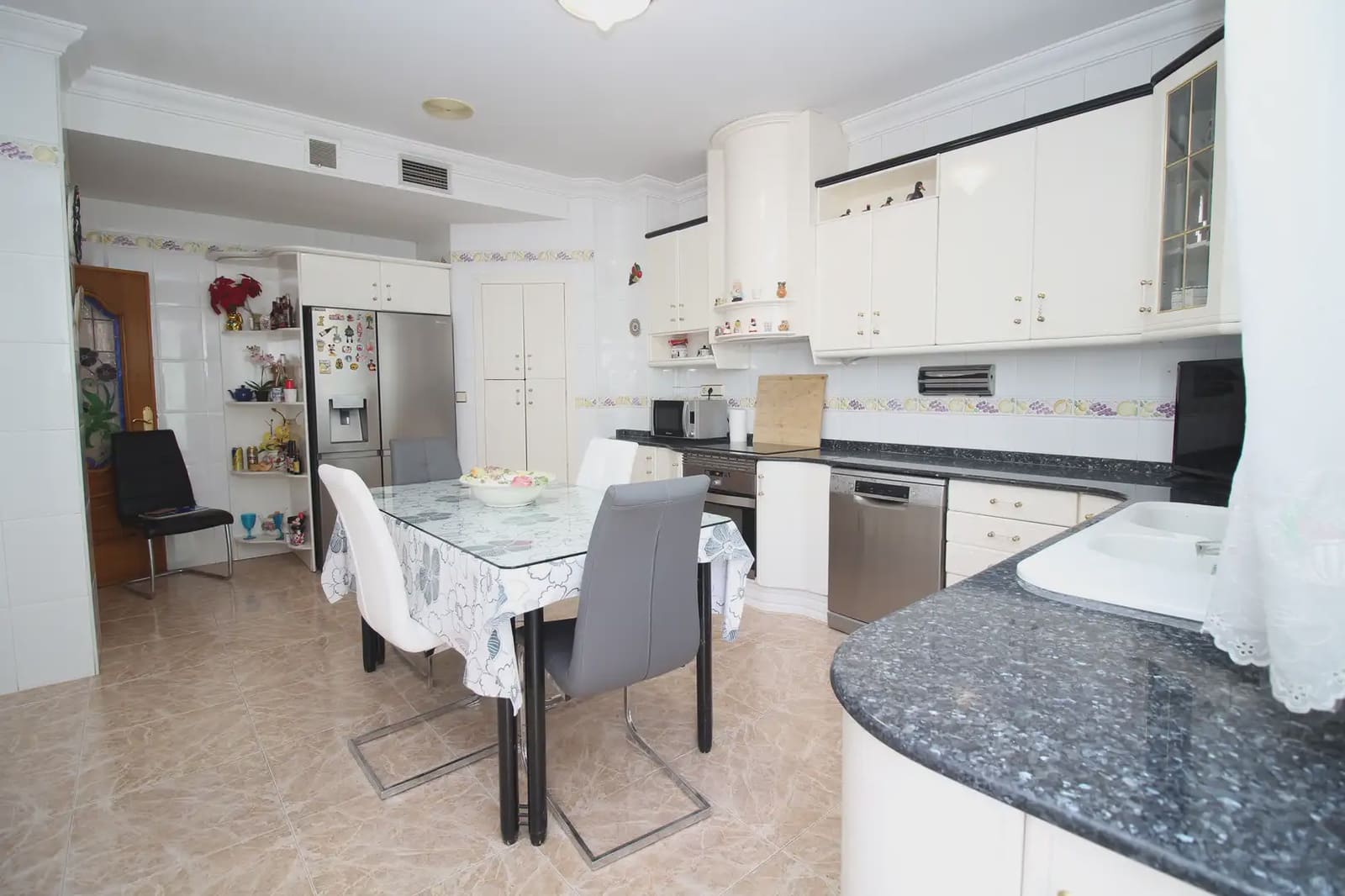 4 bedroom Flat for sale in La Aljorra - € 450,000 (Ref: 10009422)