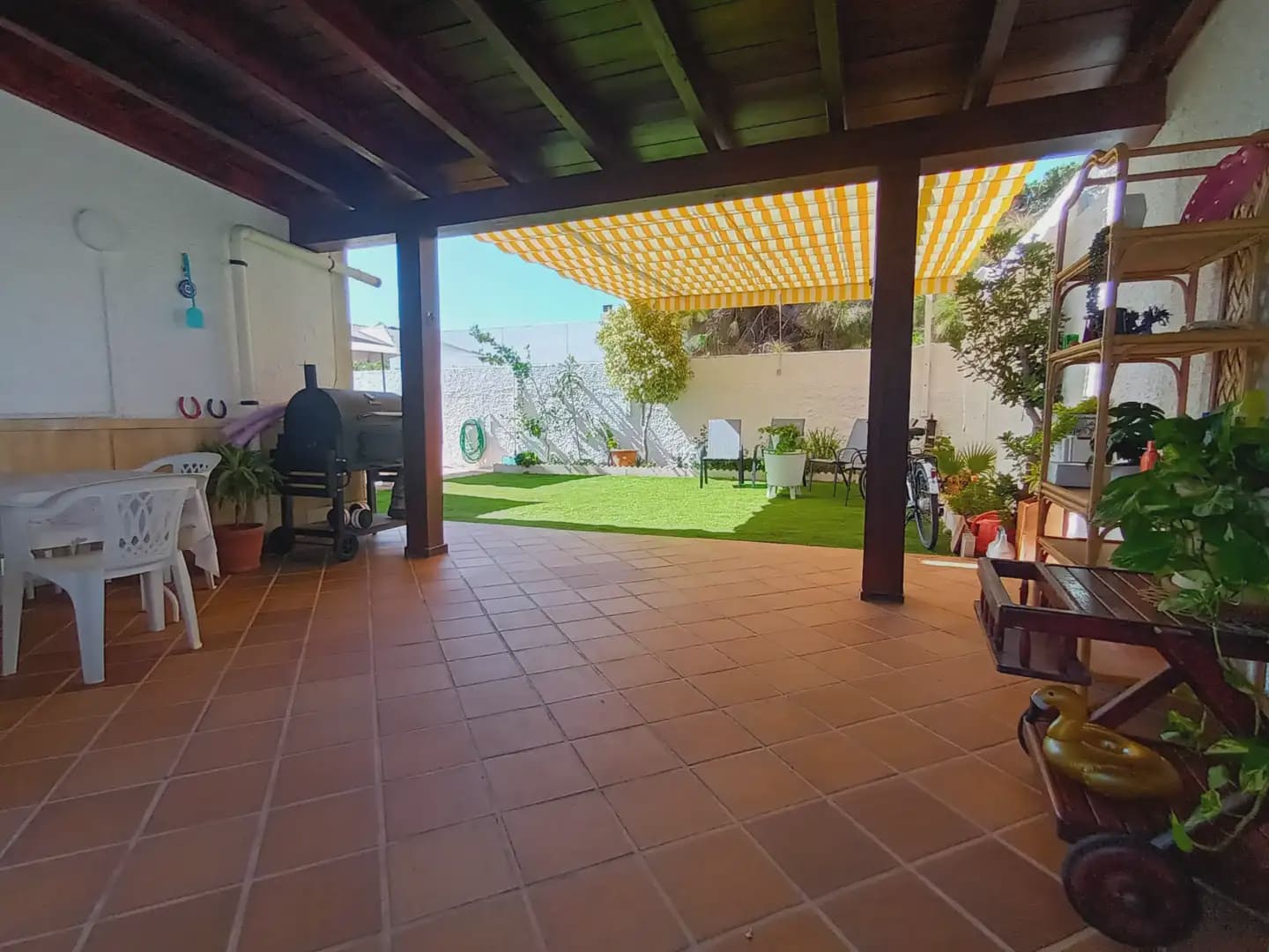 6 bedroom Villa for sale in La Manga del Mar Menor with pool garage - € 599,000 (Ref: 10009424)