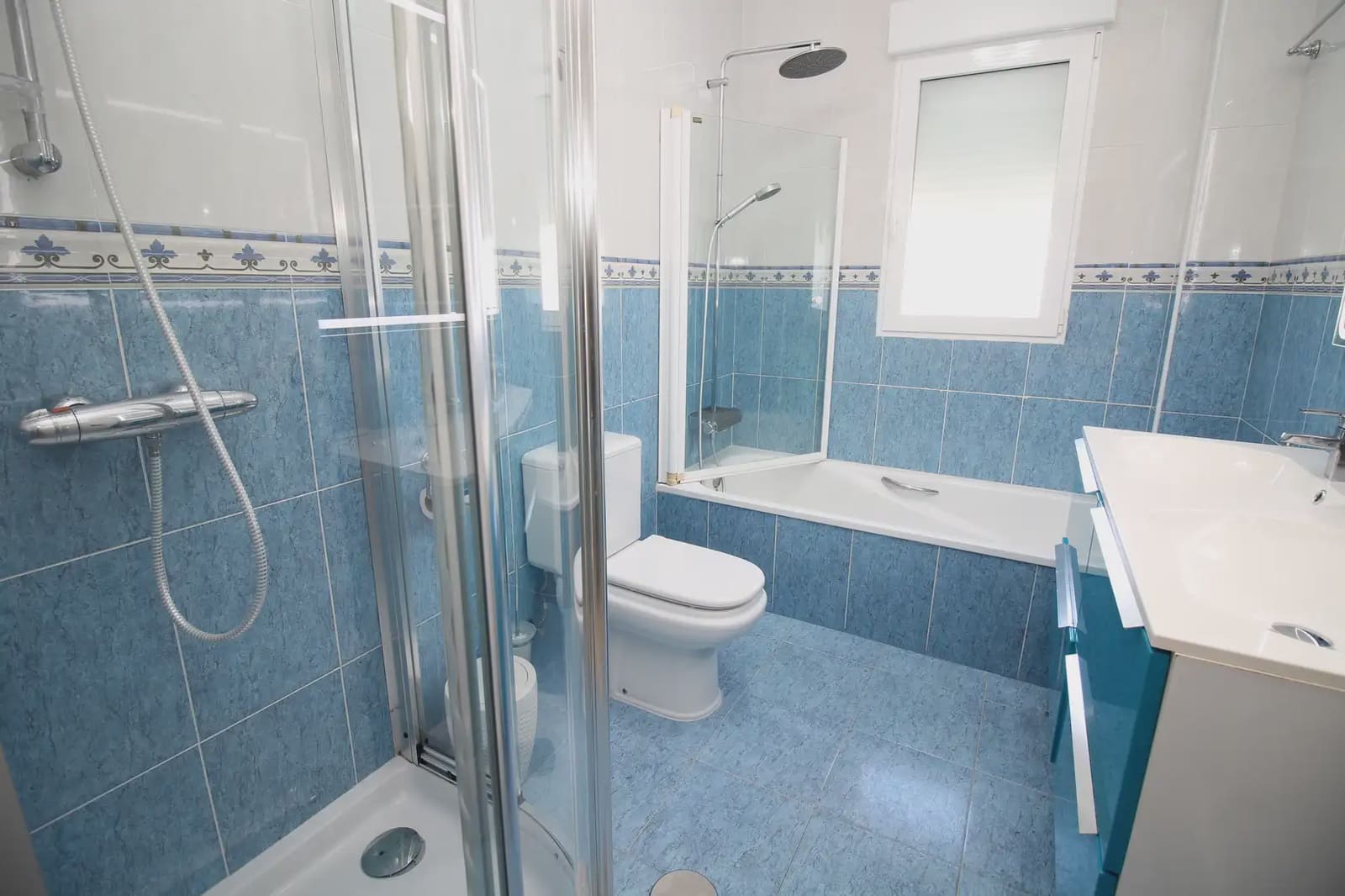 6 bedroom Villa for sale in La Manga del Mar Menor with pool garage - € 599,000 (Ref: 10009424)