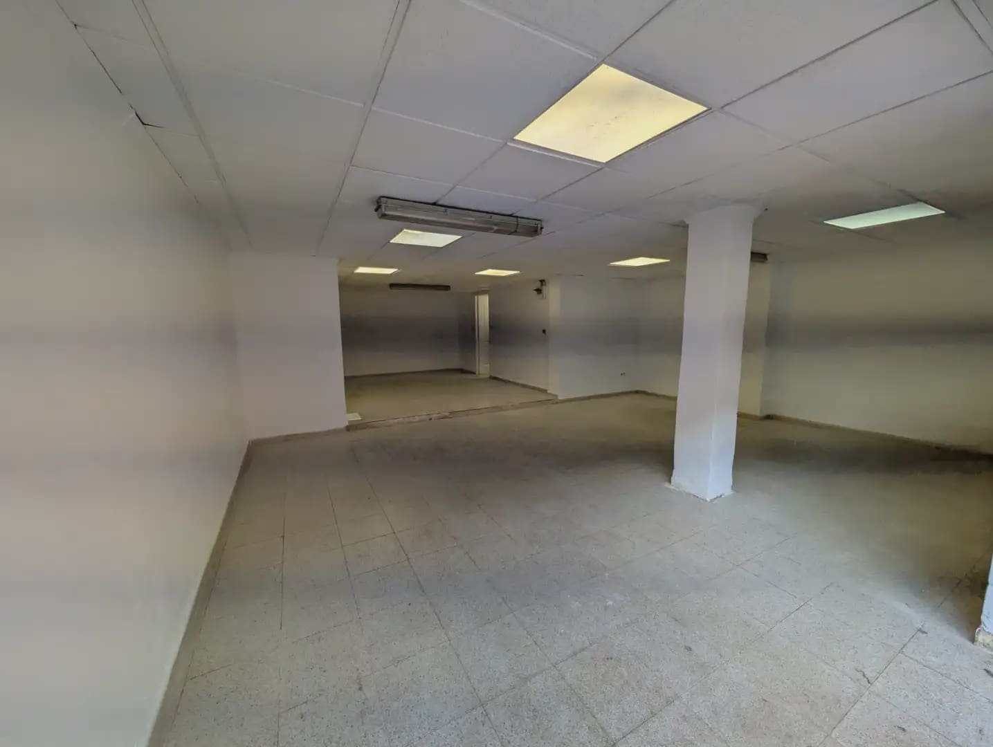 Local Commercial à louer à Carthagene - 300 € (Ref: 10009425)