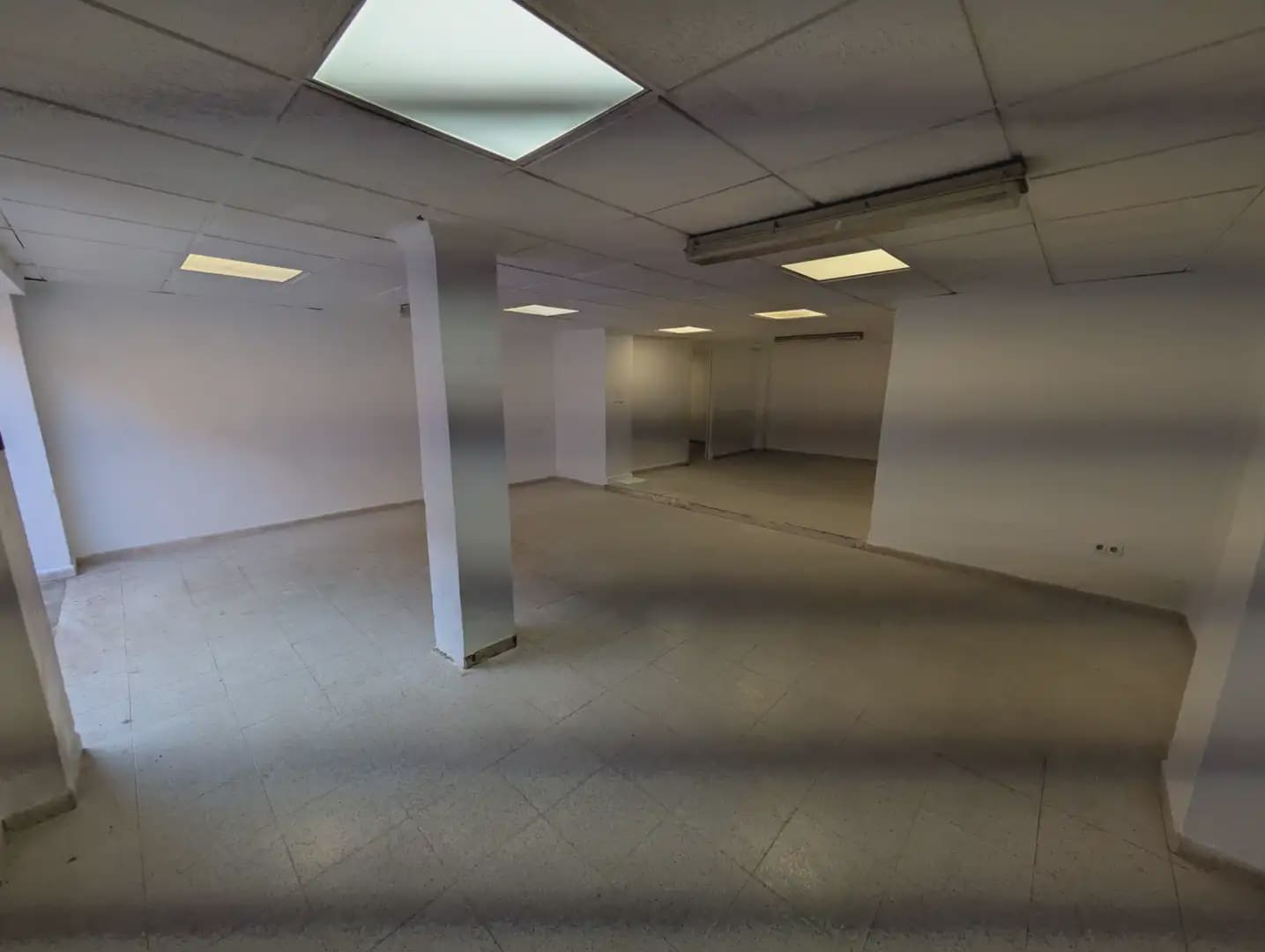 Local Commercial à louer à Carthagene - 300 € (Ref: 10009425)