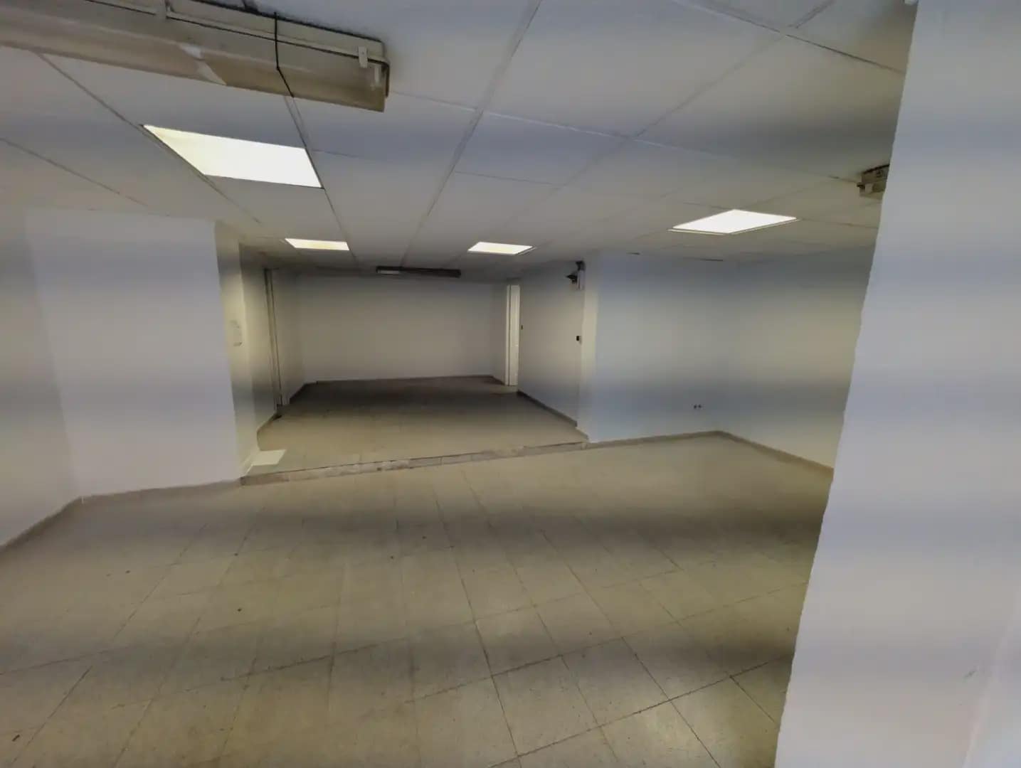 Local Commercial à louer à Carthagene - 300 € (Ref: 10009425)