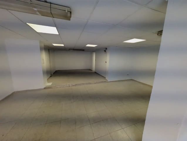 Local Commercial à louer à San Antón, Carthagène - 300 € (Ref: 10009425)