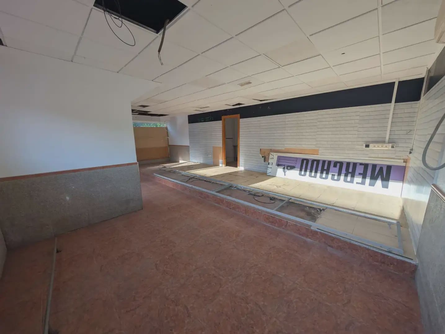 Commercial for rent in Cartagena - € 450 (Ref: 10009436)