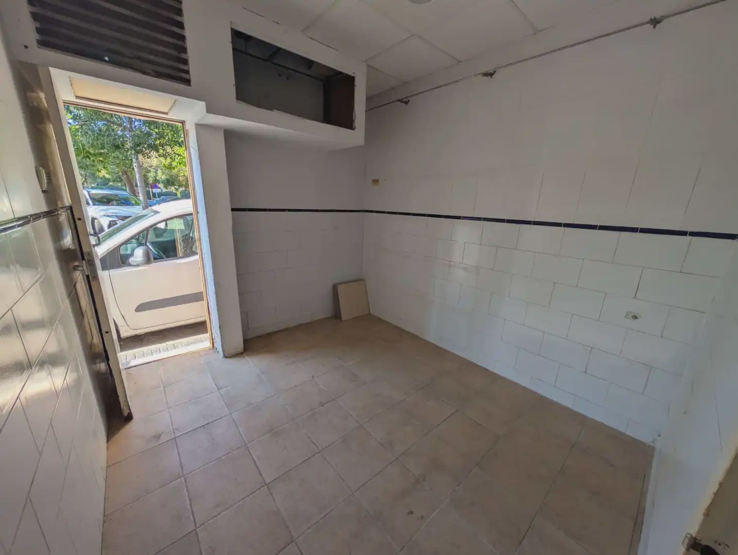 Commercial for rent in Cartagena - € 450 (Ref: 10009436)