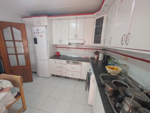 4 sovrum Lägenhet till salu i San Antón, Cartagena - 150 000 € (Ref: 10009437)