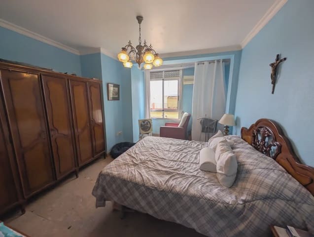 4 sovrum Lägenhet till salu i San Antón, Cartagena - 150 000 € (Ref: 10009437)
