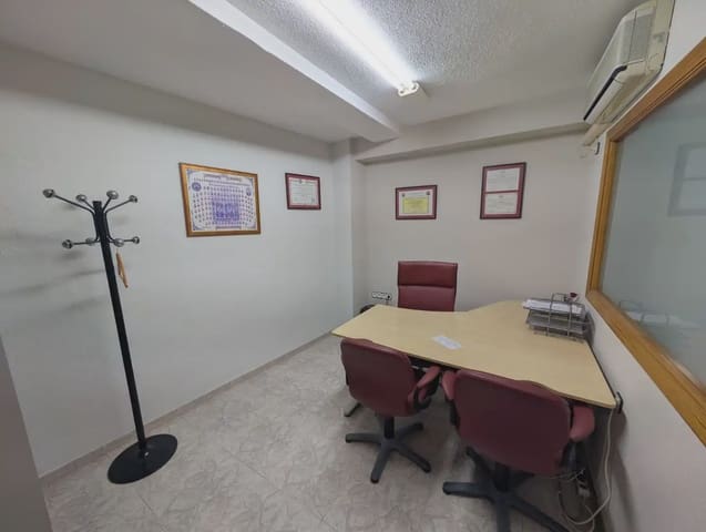 Office for rent in Cartagena Ciudad, Cartagena - € 200 (Ref: 10009448)