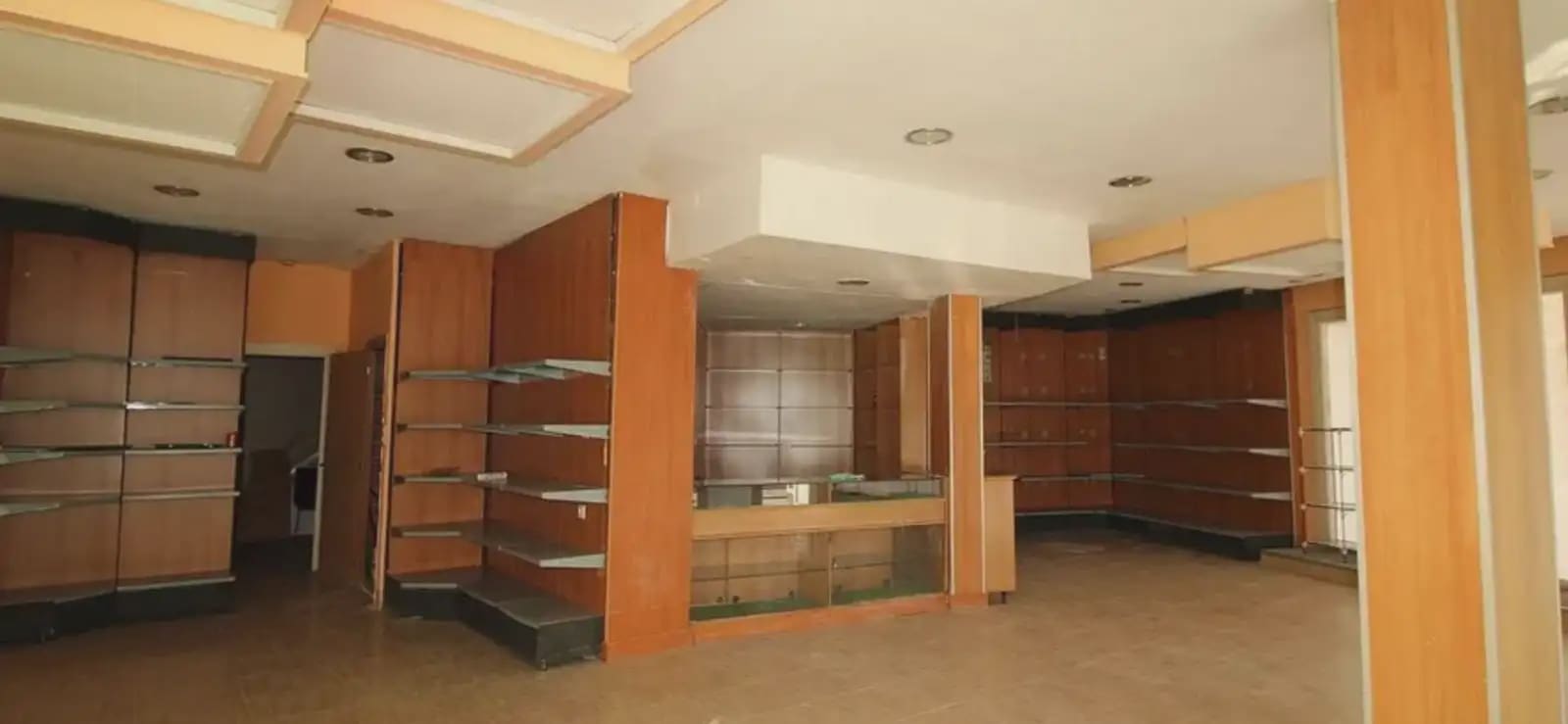 Commercial for sale in Cartagena - € 120,000 (Ref: 10009460)