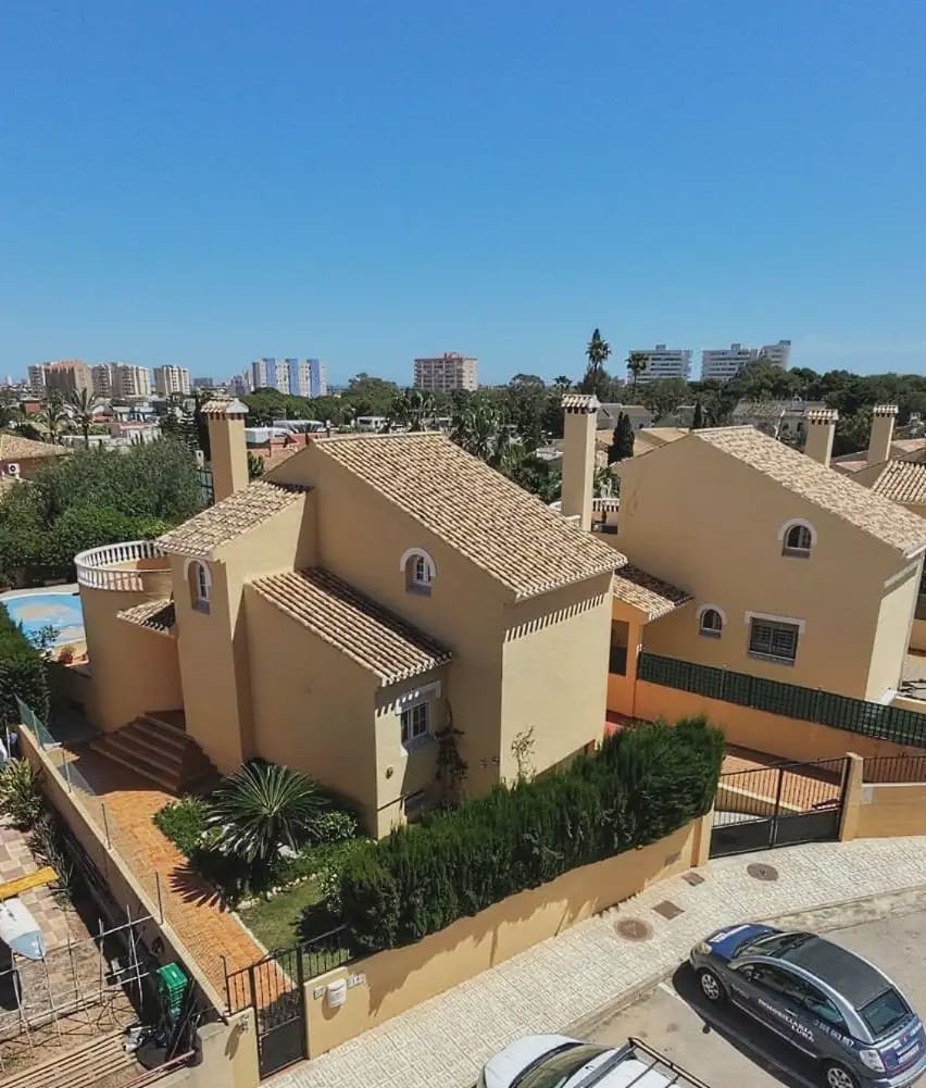 3 soveværelse Villa til salg i Playa Honda med swimmingpool - € 490.000 (Ref: 10009465)