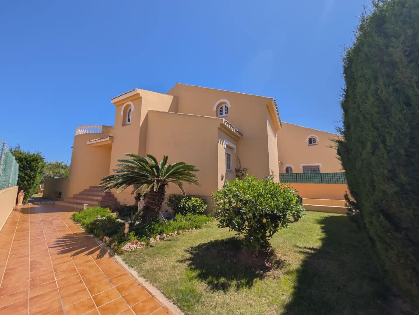 3 soveværelse Villa til salg i Playa Honda med swimmingpool - € 490.000 (Ref: 10009465)