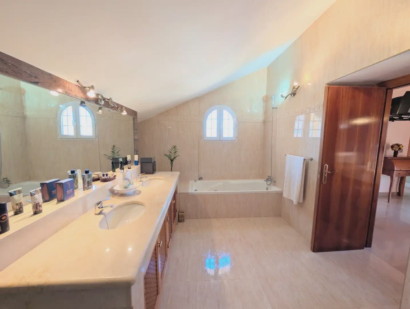 3 soveværelse Villa til salg i Playa Honda med swimmingpool - € 490.000 (Ref: 10009465)