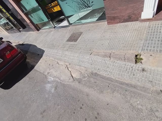 Comercial para venda em San Antón, Cartagena - 42 000 € (Ref: 10009469)