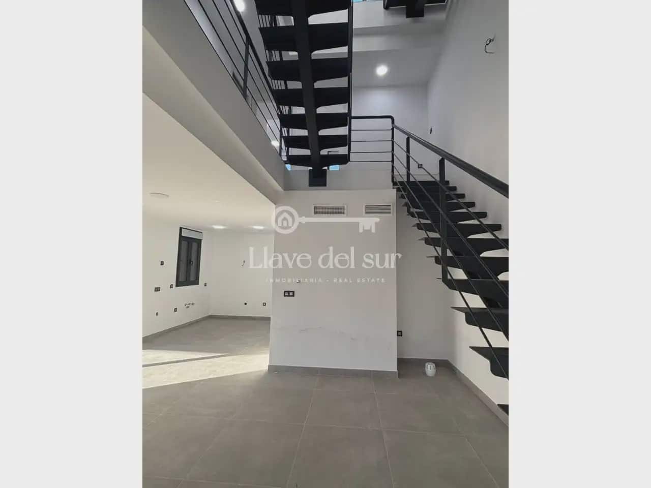 4 Zimmer Doppelhaus zu verkaufen in Calabardina mit Garage - 295.000 € (Ref: 10086679)
