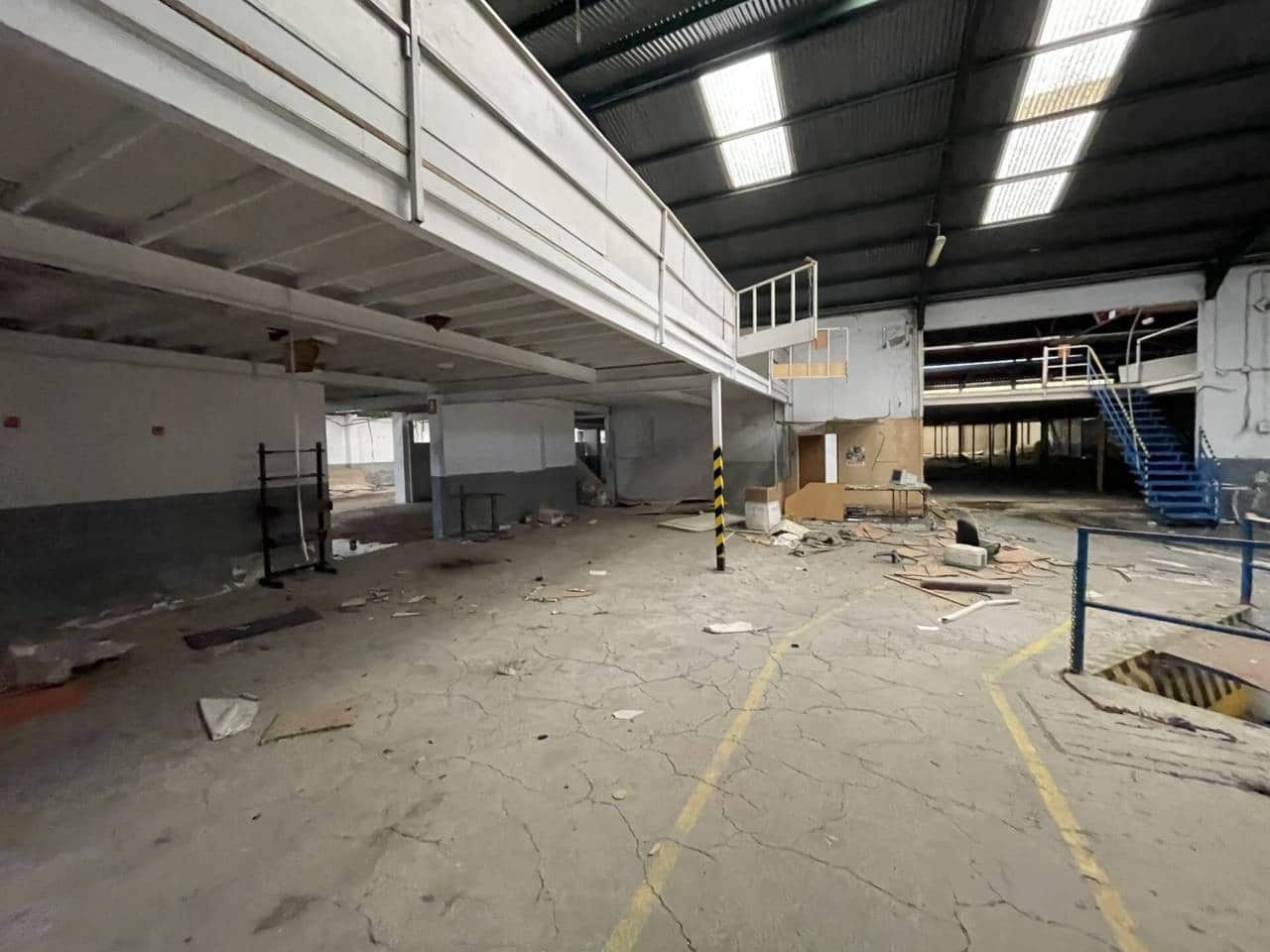 Azienda in vendita in Mula con garage - 425.000 € (Rif: 10032267)