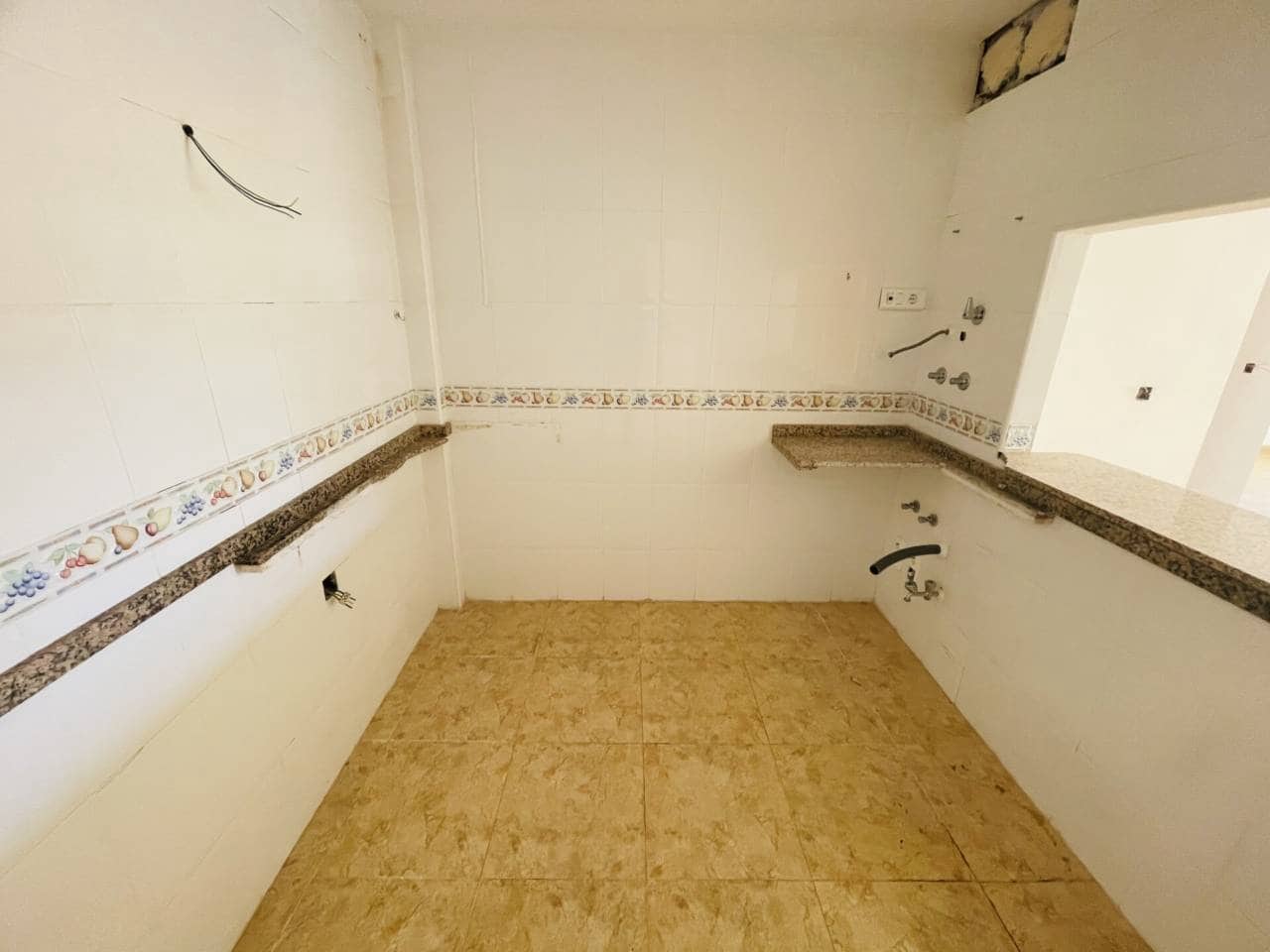 2 soverom Leilighet til salgs i Torrevieja med svømmebasseng garasje - € 136 900 (Ref: 10032269)