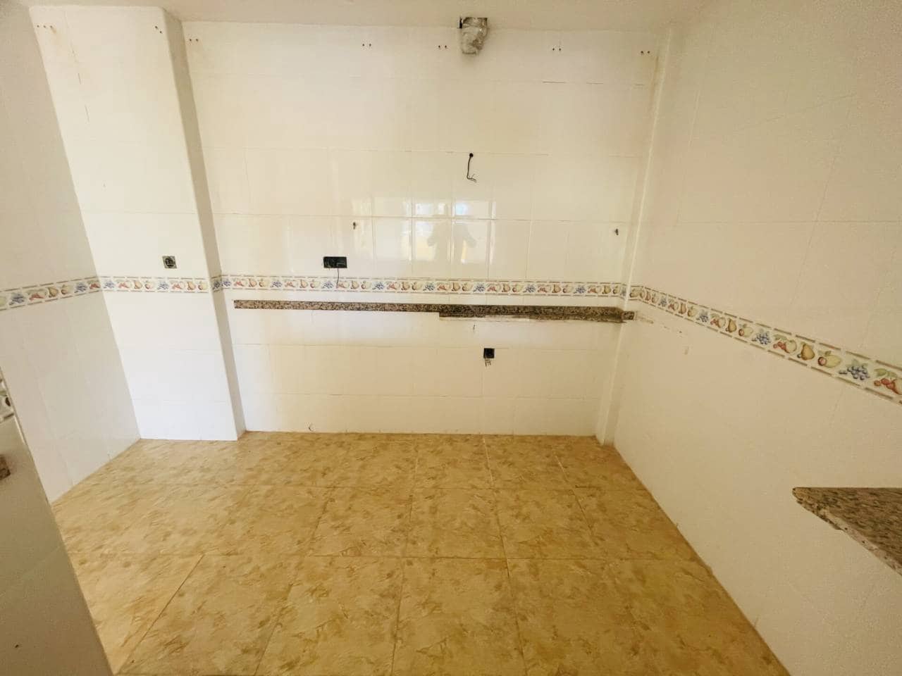 2 soverom Leilighet til salgs i Torrevieja med svømmebasseng garasje - € 136 900 (Ref: 10032269)