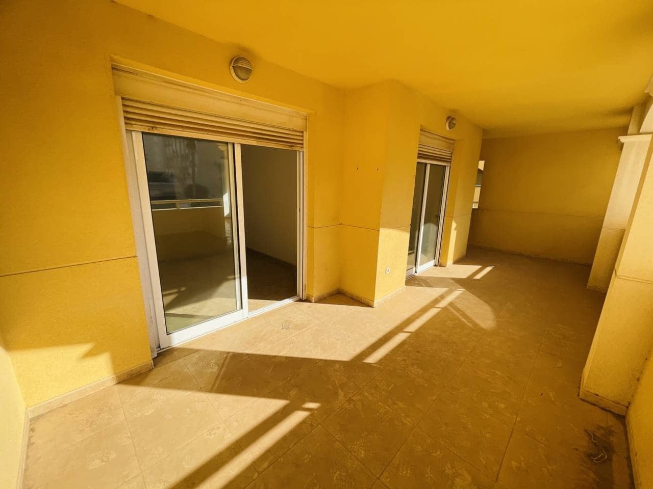2 soverom Leilighet til salgs i Torrevieja med svømmebasseng garasje - € 136 900 (Ref: 10032269)