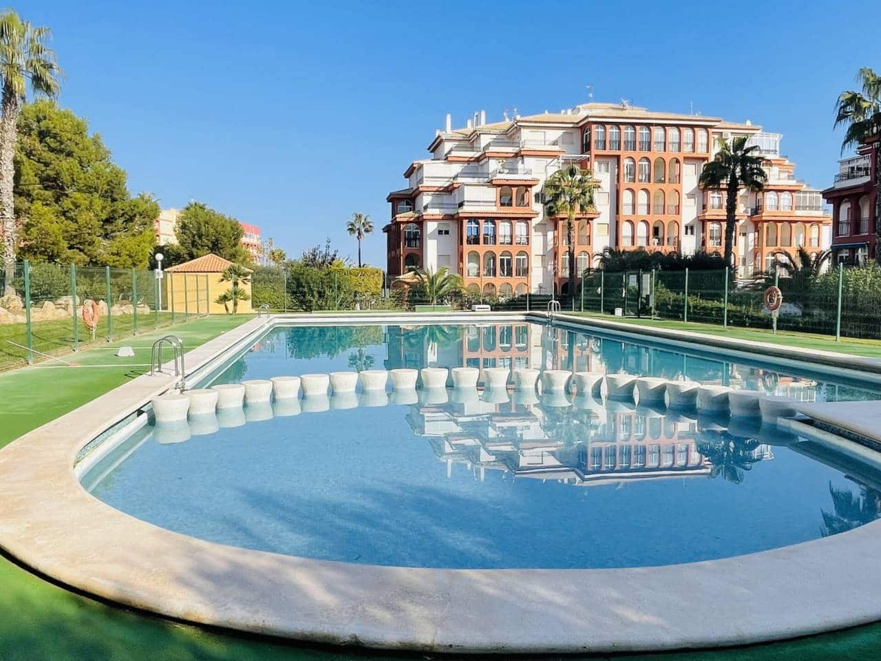 2 soverom Leilighet til salgs i Torrevieja med svømmebasseng garasje - € 136 900 (Ref: 10032269)
