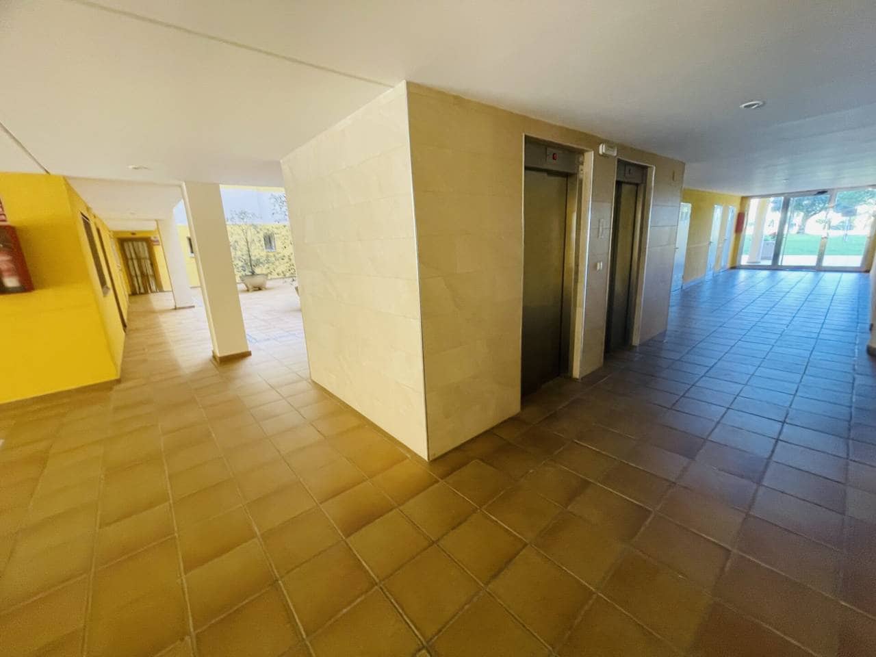 2 soverom Leilighet til salgs i Torrevieja med svømmebasseng garasje - € 136 900 (Ref: 10032269)