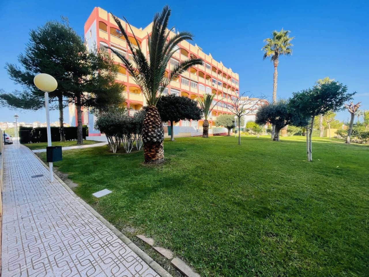 2 soverom Leilighet til salgs i Torrevieja med svømmebasseng garasje - € 136 900 (Ref: 10032269)