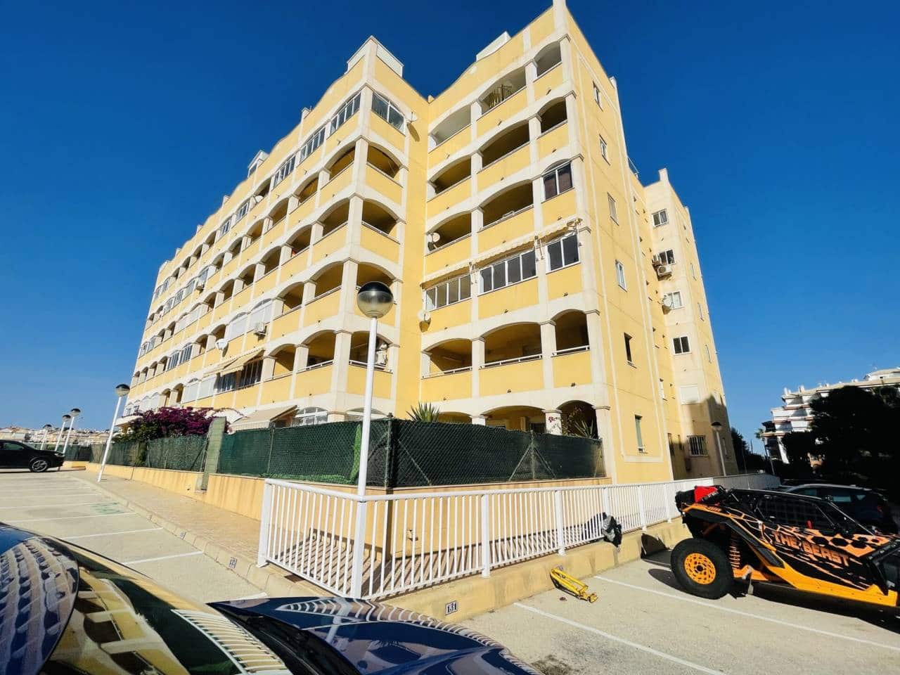 2 soverom Leilighet til salgs i Torrevieja med svømmebasseng garasje - € 136 900 (Ref: 10032269)