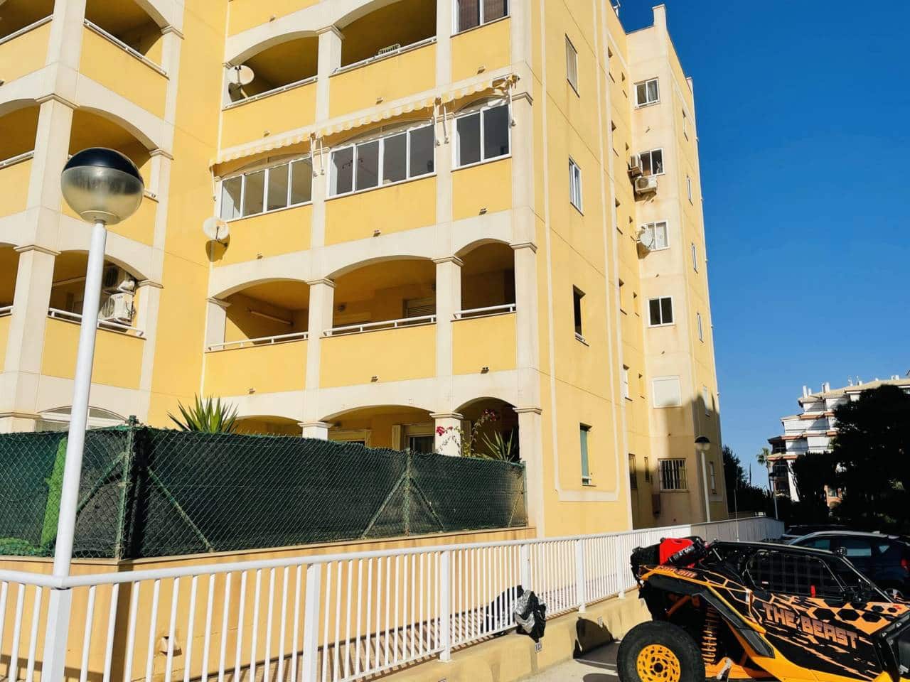 2 soverom Leilighet til salgs i Torrevieja med svømmebasseng garasje - € 136 900 (Ref: 10032269)